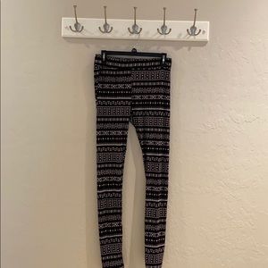 Divided Black and White Leggings SZ Medium